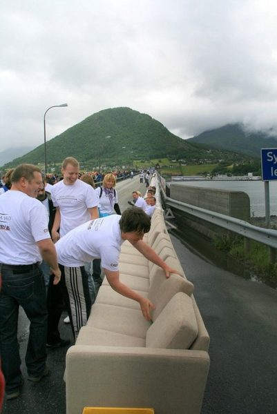 Самый длинный диван