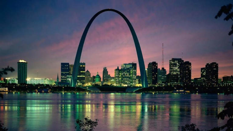 Самый большой памятник в США: Gateway Arch
