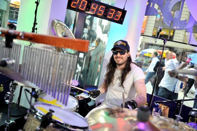 Рекордно продолжительная игра на барабанах