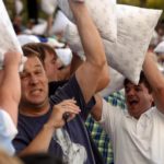 Самая масштабная битва подушками (рекорд Миннесоты) Самая масштабная битва подушками (рекорд Миннесоты)