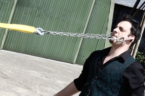 Самый тяжелый груз, который тянут ушами