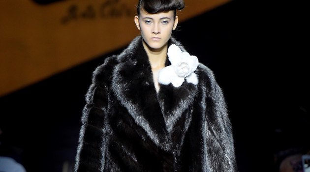 Карл Лагерфельд создал самую дорогую шубу