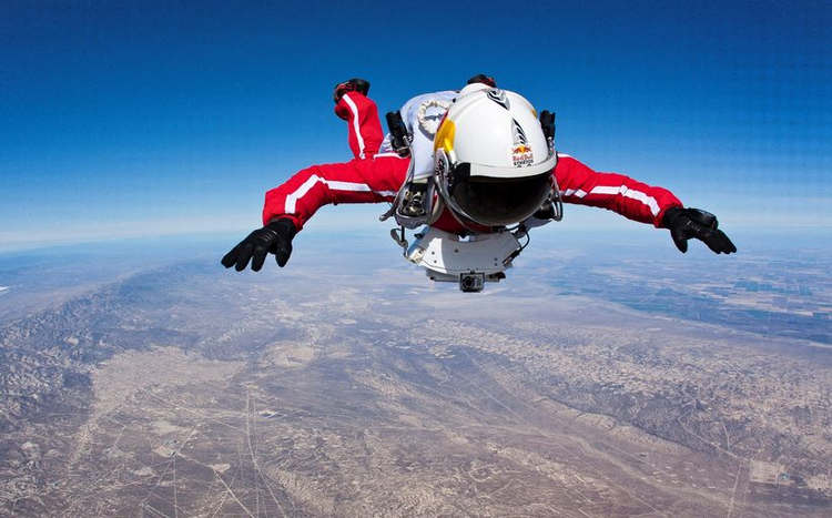 Самое большое количество сальто в прыжках с парашютом