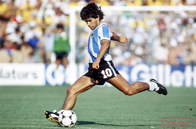 Самая дорогая футбольная форма (футболка), проданная с аукциона