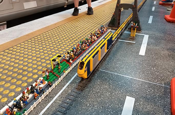 Рекордный поезд из 101 вагона и локомотива Александра Блонга из Новой Зеландии