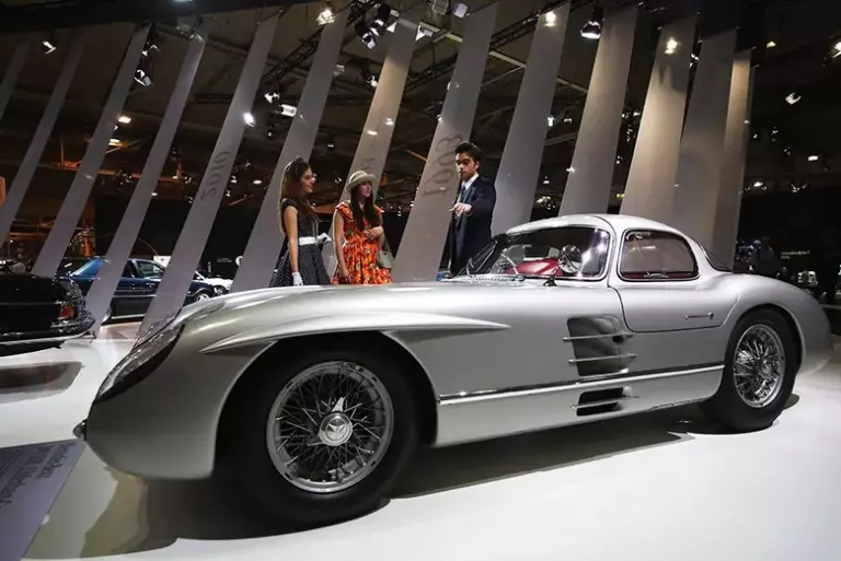 Mercedes-Benz 300 SLR Uhlenhaut: самый дорогой автомобиль, проданный на аукционе. Что делает его таким дорогим?