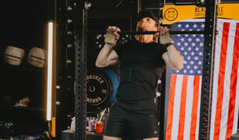 Американец вернул рекорд, выполнив 10 001 подтягивание за 24 часа